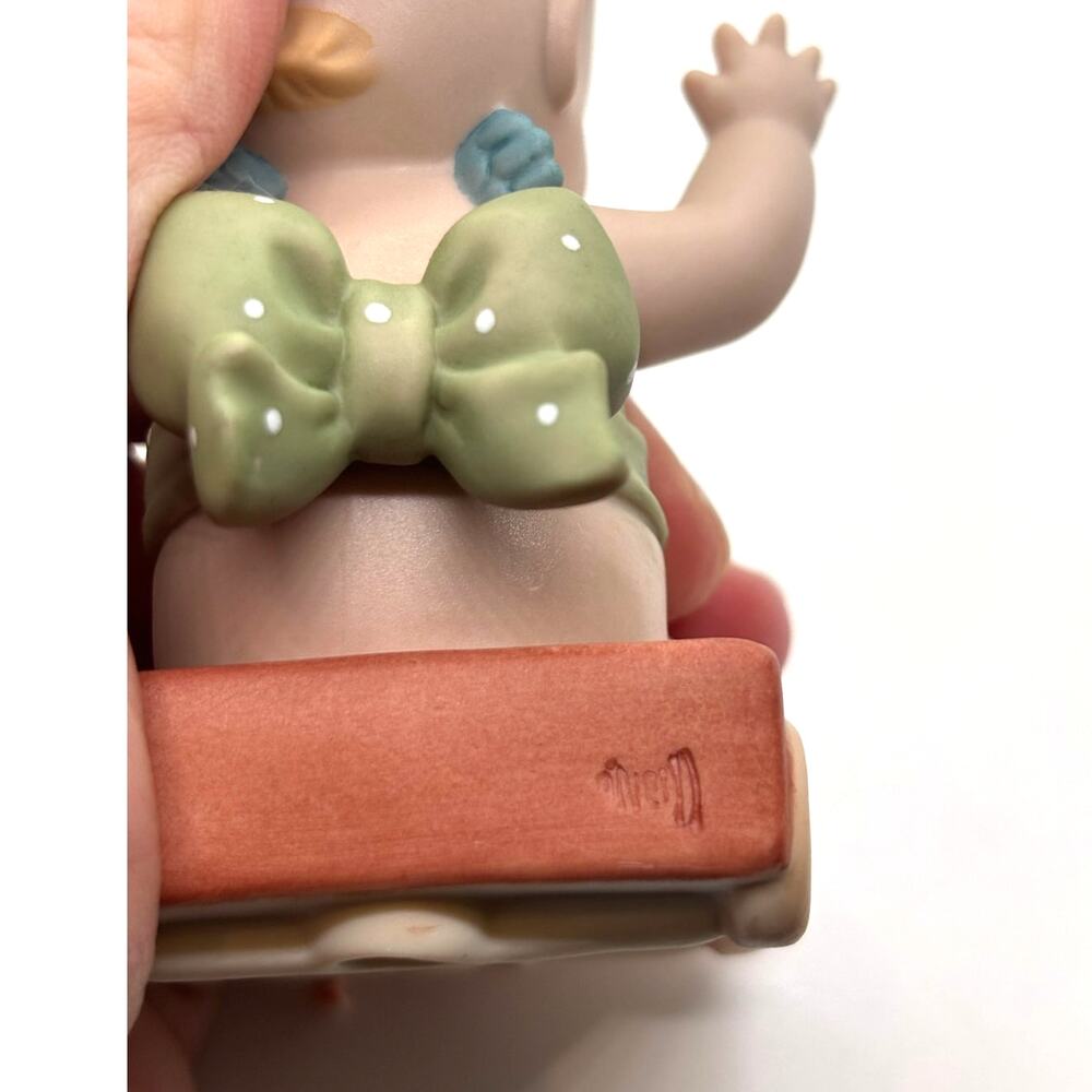 Vintage 1990's Enesco, Rose O'Neill Porcelain Kewpie Doll, in Christmas Wagon - Picture 5 of 6